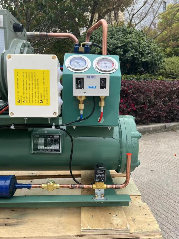 5HP 물 냉각 콘덴싱 유닛 껍질 및 튜브 냉동실 220V 3PH 60HZ의 바다 물 콘덴서