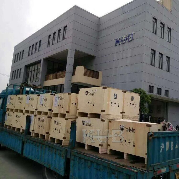 06ER4756A0 새 카를라일 반공성 압축기, R404A 냉각기 400V 3PH 50Hz, 1년 보증